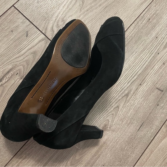 Naturalizer Black Suede Heels Size 6M - Picture 5 of 11